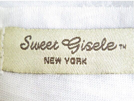 Big Apple NYC Bling-Embellished V-Neck T-Shirt - Sweet Gisele